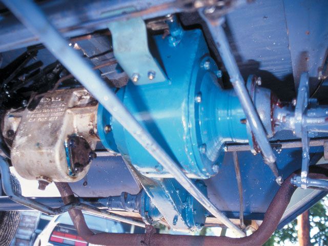 436218566_129_0205_03_z1915_ford_model_t_speedstertransmission_mounts.jpg.ceb3a13c3e5c44c869ef01d6ded86c72.jpg