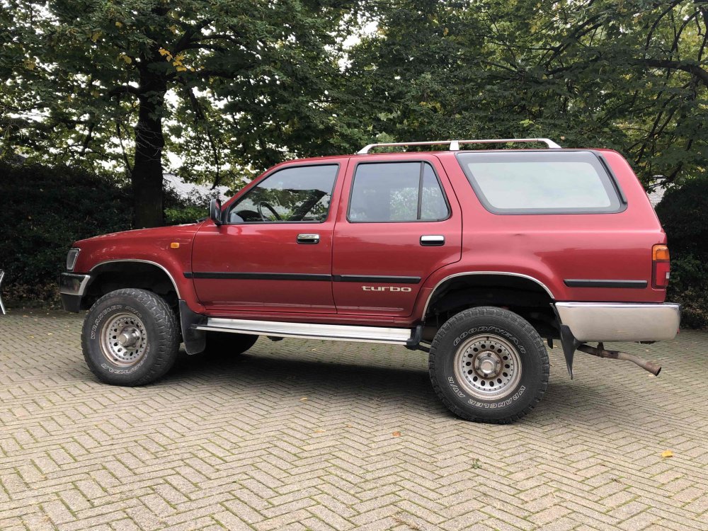 1070102626_3-4runner.thumb.jpg.dcbe96350efe16c7bcc0a7b97a52a524.jpg