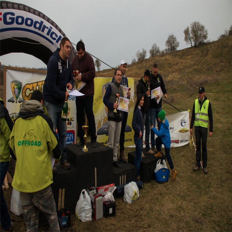 1339731243_CupaPodulInalt2013393.thumb.jpg.044e55be15a14548e523566873b5c3ef.jpg