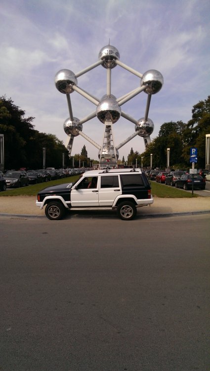 2064503444_jeeplaatomBruxelles.thumb.jpg.5fc42e0a0d861456169101a21821444e.jpg