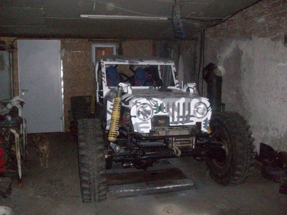 416047996_paincar043.thumb.jpg.40392236f8dcf7d9d4d69d3c574d1048.jpg