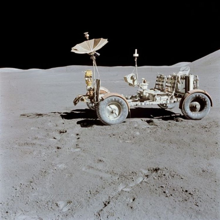558896258_598px-Apollo_15_Lunar_Rover_final_resting_place.thumb.jpg.e928bd163ab8d0a436f535637492afc8.jpg