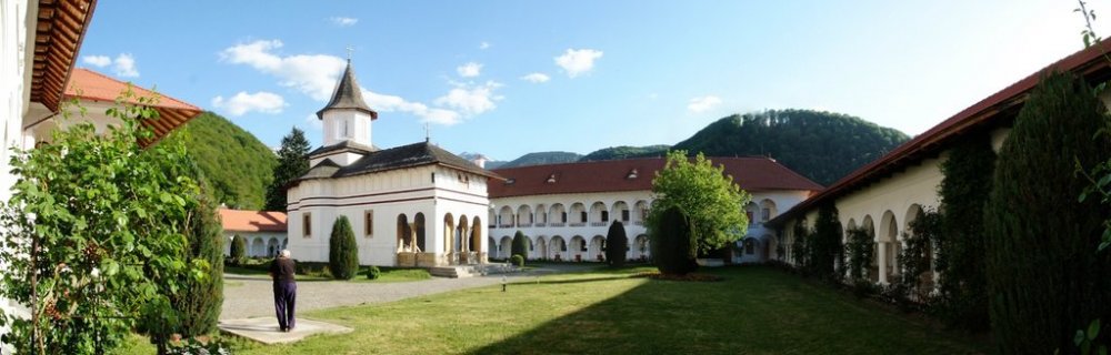 621933819_Tabara_pano_00b_ManastireaBrancoveanu-SambatadeSus.thumb.jpg.652fa378f46f86f3c99ba87f62573110.jpg