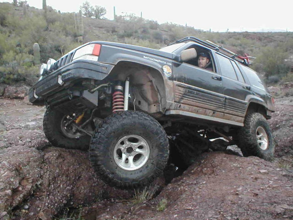 718258971_GrandCherokeelacatarat2.thumb.jpg.f3879a4fa909dbf0618073286e5486a5.jpg