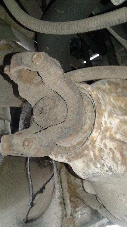 719750846_cardanjeep.thumb.jpg.b8f30b18322d4d6cecafea8a9851806a.jpg