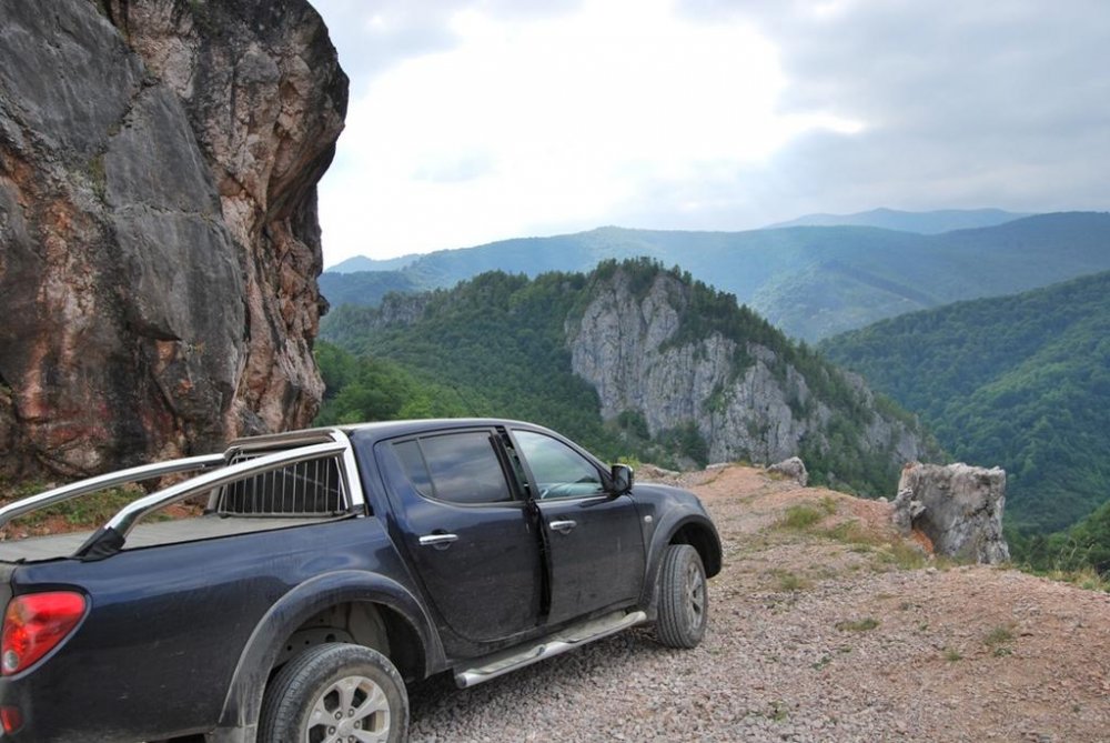956088556_DrumuluBasescu016.thumb.jpg.3225b5b50991297737fc2863cc5547bb.jpg