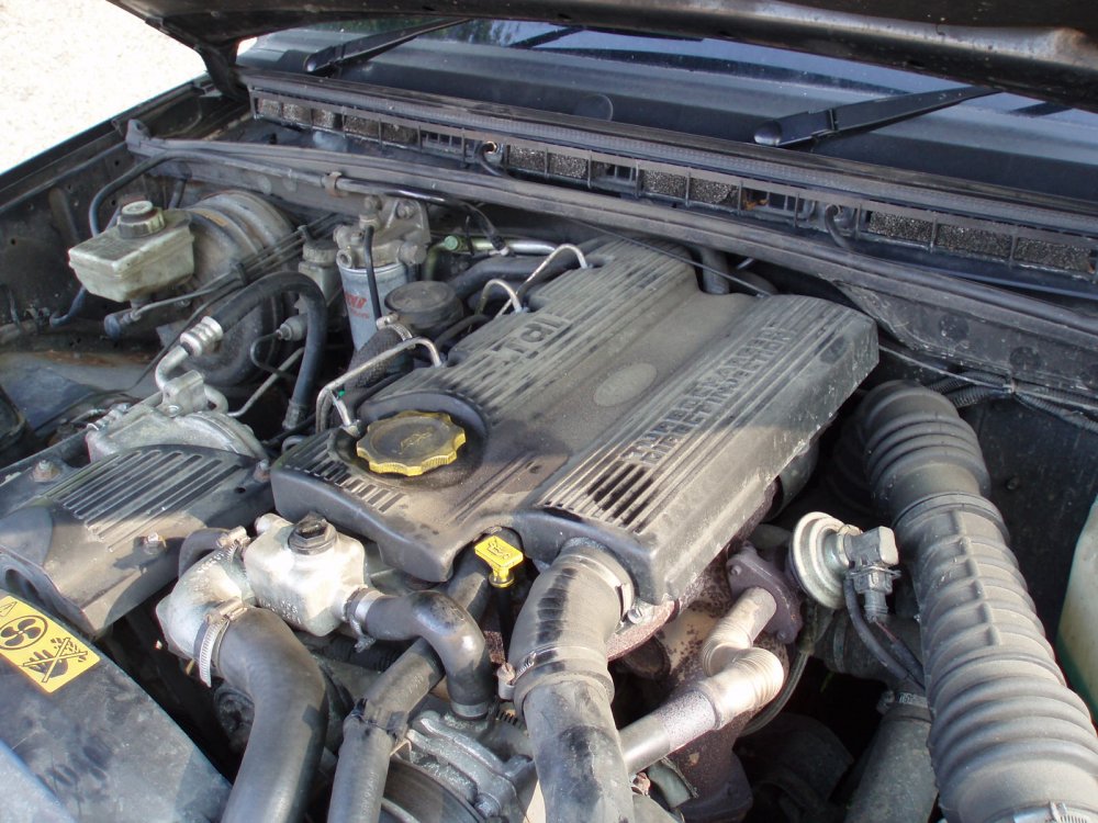 Land_Rover_300Tdi_engine.thumb.JPG.c1134b12d724541944210ef51c329468.JPG