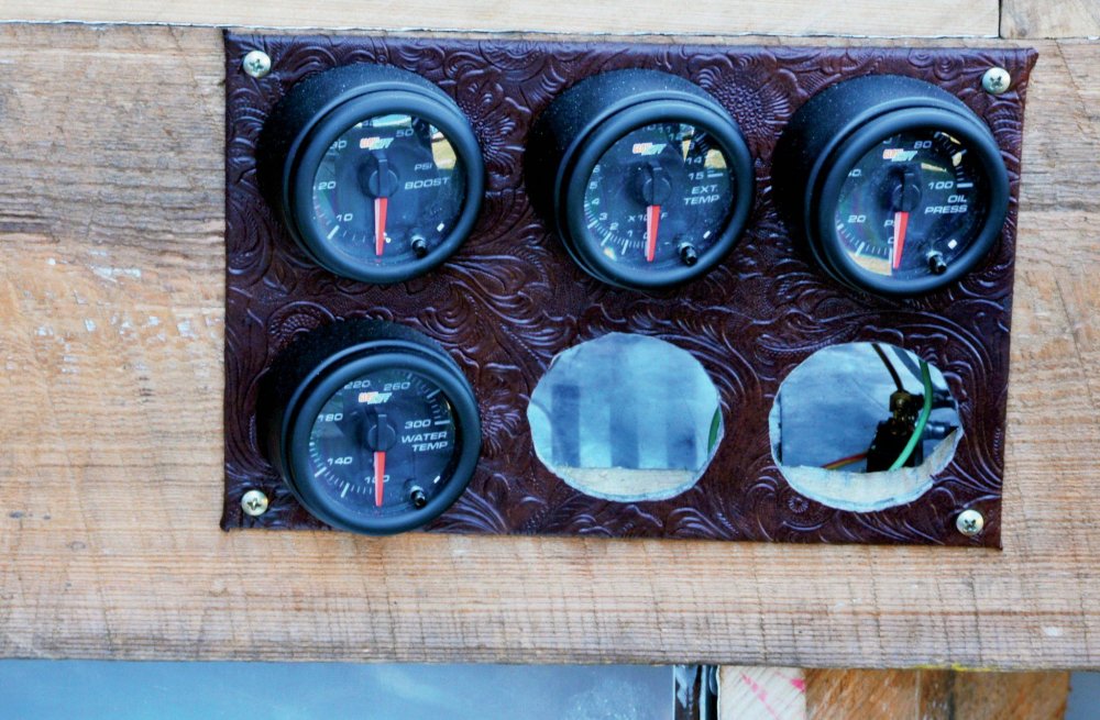 custom-gauge-panel.thumb.jpg.49ea31da44df13a614232230833dab0a.jpg