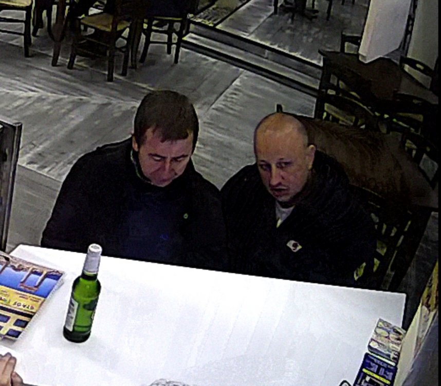 indivizi.thumb.jpg.b79a1e3b6042dac282270b75ecd0cbef.jpg