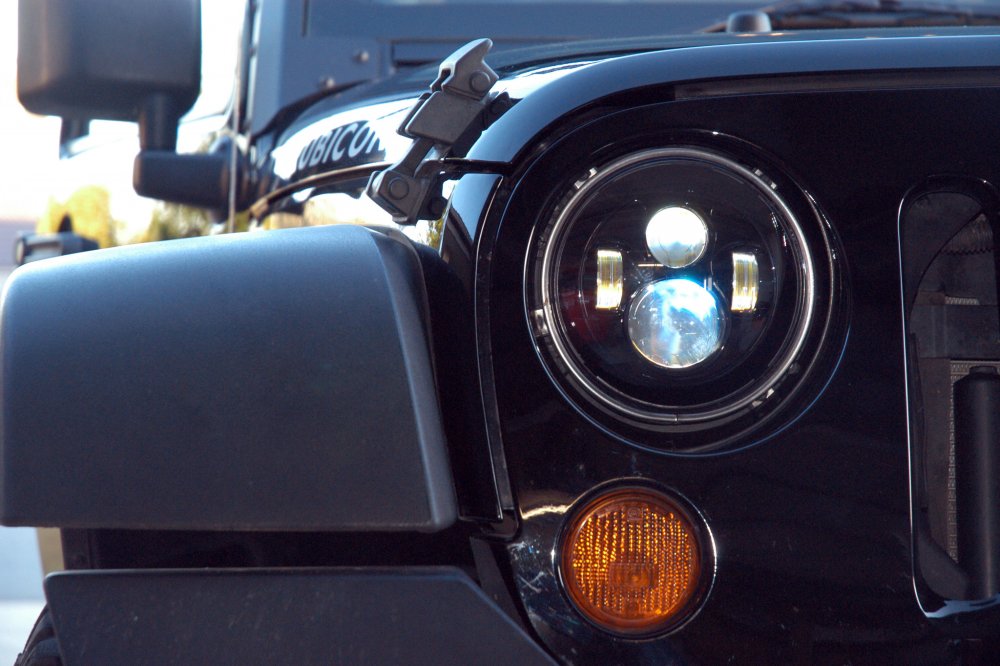 jeep_led_headlights_005.thumb.jpg.498db4f310bebb93fb98d0c731e6df9b.jpg