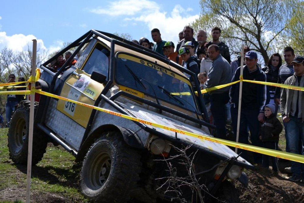 opel.thumb.jpg.214cb8853c1d21b2daea616a6aa246a1.jpg