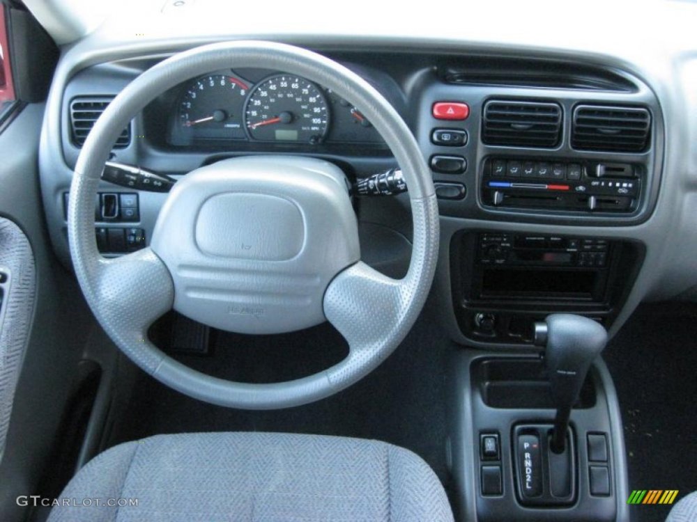 suzuki-grand-vitara-2000-interior-2.thumb.jpg.01bb259f5bf83c0d2707257f88fe16f2.jpg