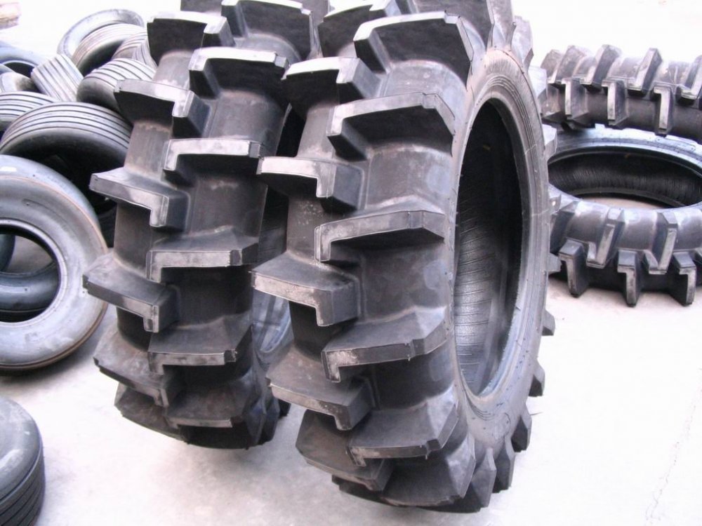 tractor.thumb.jpg.5bfe4a85accd272e62389bcc782ad74b.jpg